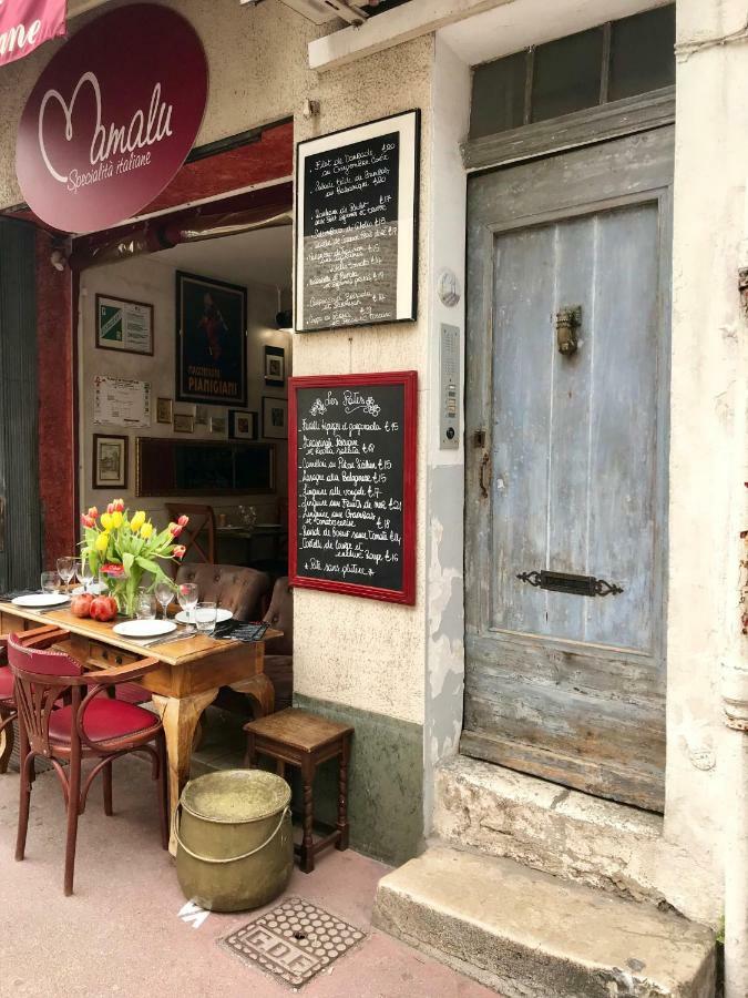 Market Antibes Buitenkant foto
